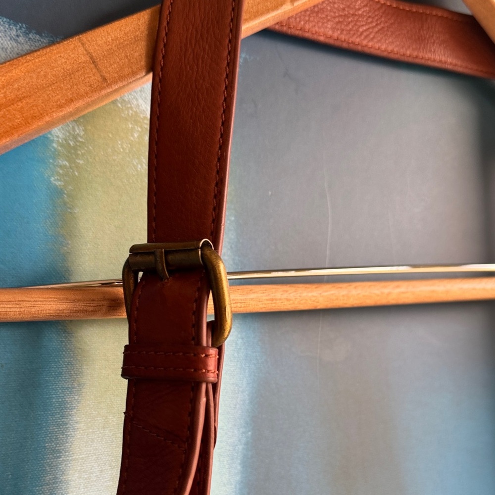 American Leather Co. Jordan Messenger Crossbody in the color Brandy - Picture 5 of 12